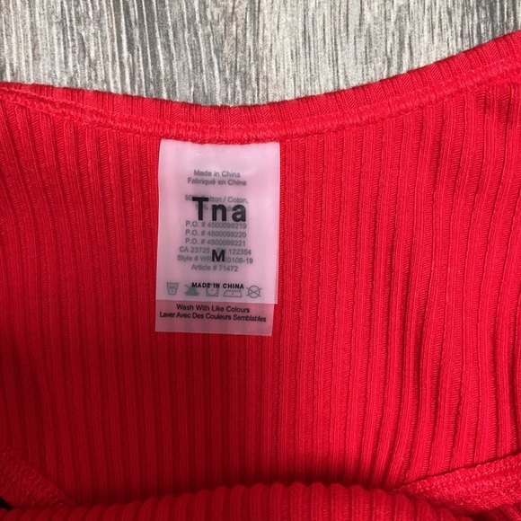 NWT Aritzia TNA ‘90s Cozumel Bodysuit Colour Goji Berry - Picture 6 of 7